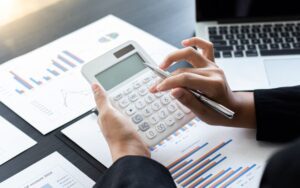 Benefits of Hiring Professional Bookkeeping and Accounting Firms